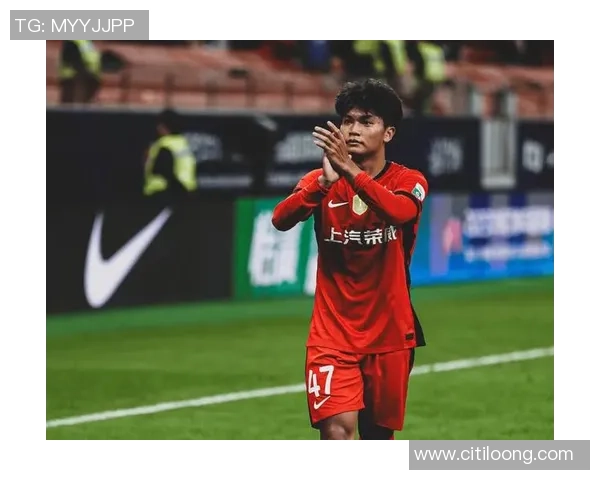 中超冬窗转会最新动态：36岁铁将自在加盟辽宁，云南确定海港新星非蒯纪闻